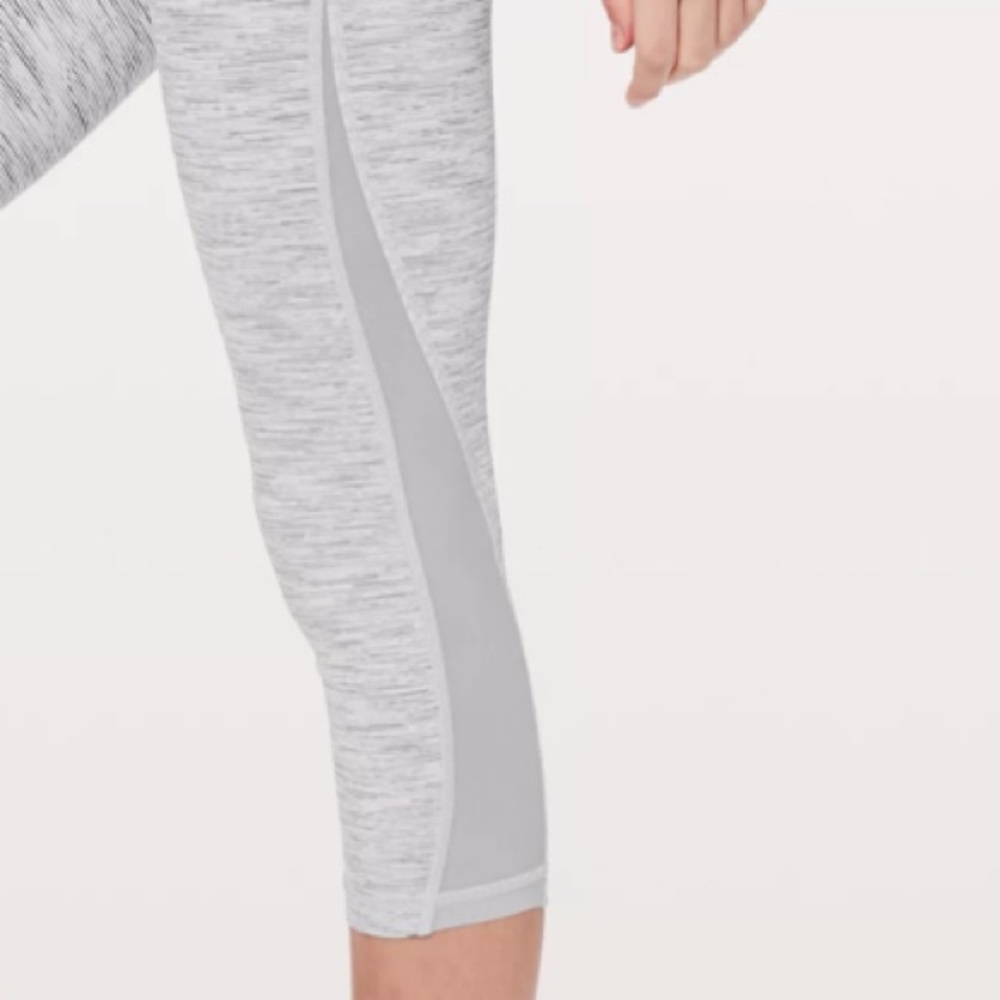 Lululemon Train Times Crop size 4 - Picture 7 of 7